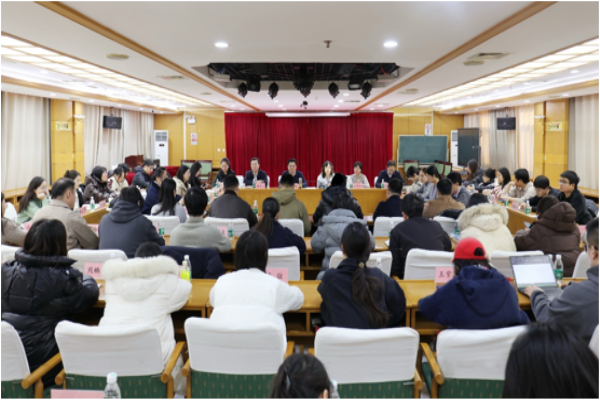 人民交通出版社举办青年干部座谈会